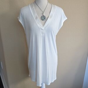 NEW Evereve Peyton Jensen Satin V-Neck Trim Rib Knit Tunic / Long Tee Ivory - M
